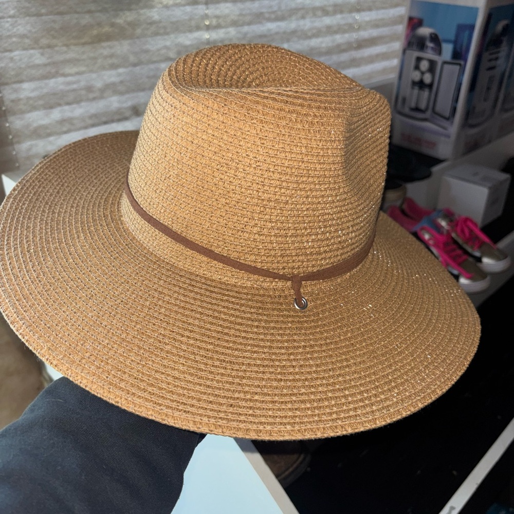 Straw Hat - Picture 3 of 7